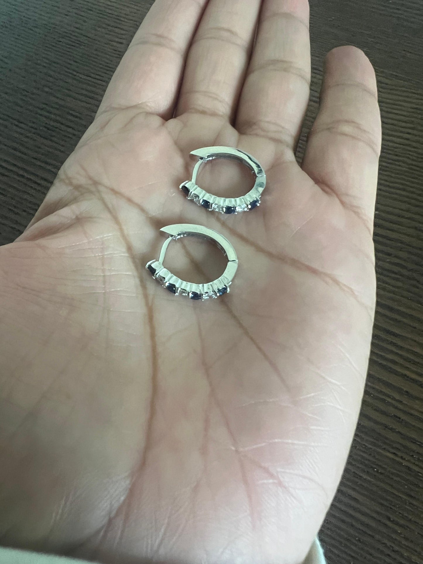 0.93 Carat Blue Sapphire Diamond White Gold Earrings