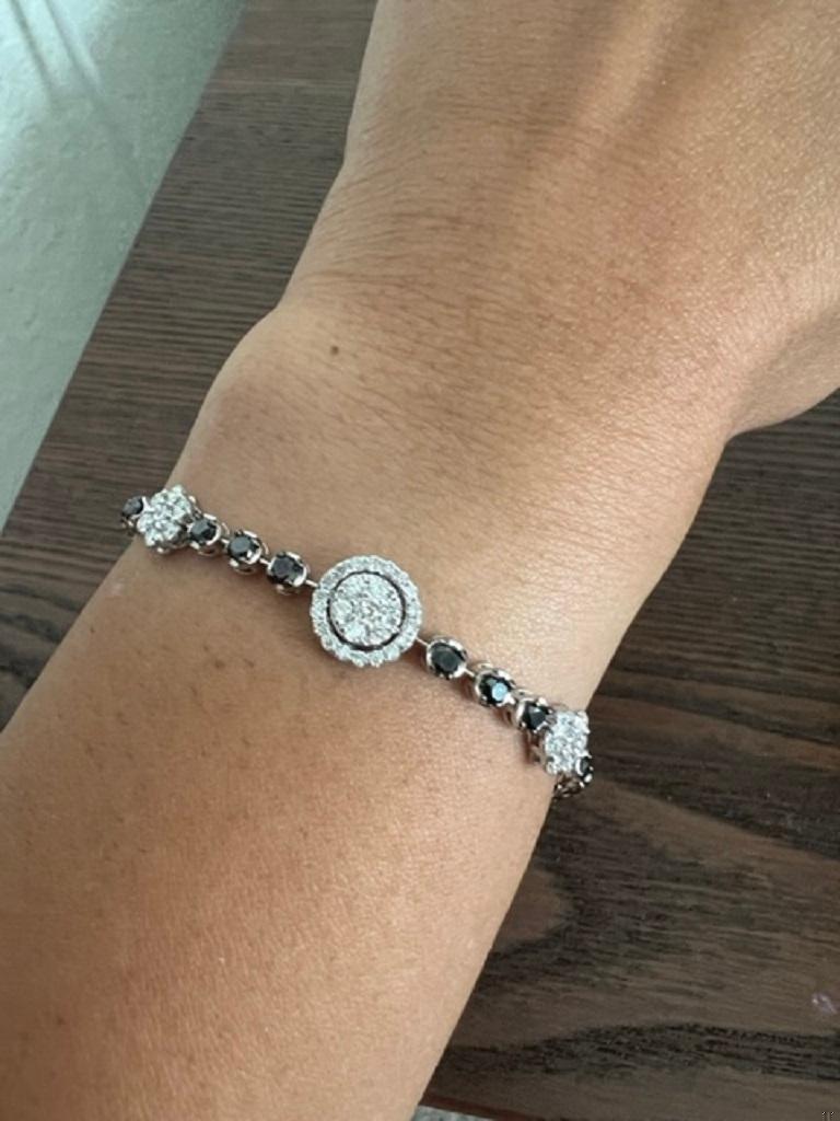 2.04 Carat Black Diamond White Diamond 14 Karat White Gold Bracelet