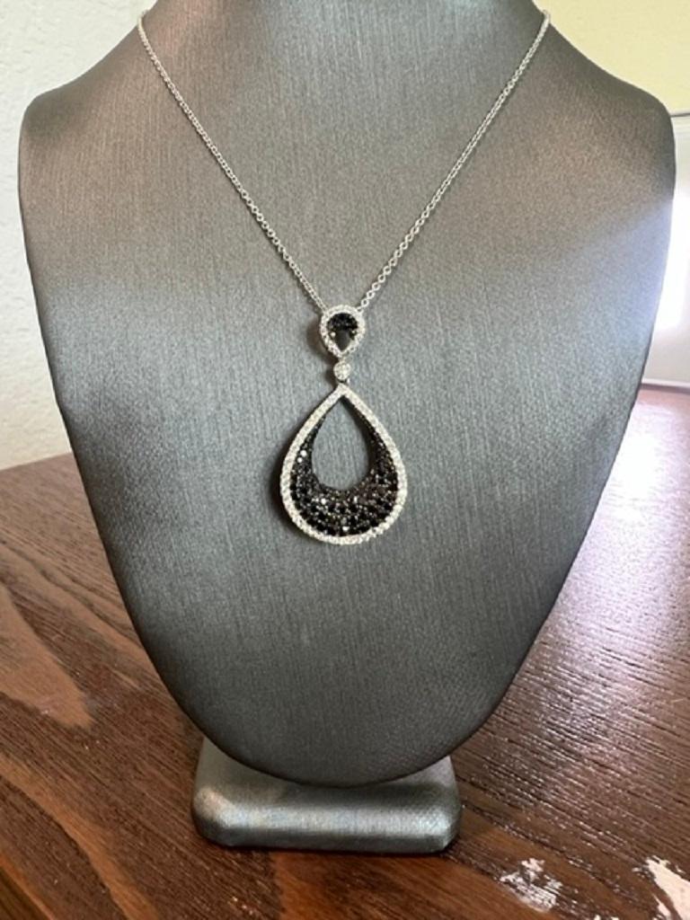2.05 Carat Black Diamond White Diamond White Gold Pendant Chain Necklace