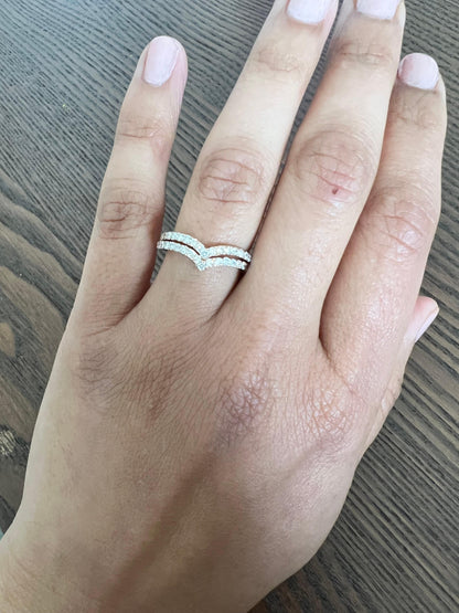 0.79 Carat Round Cut Diamond Rose Gold Bands