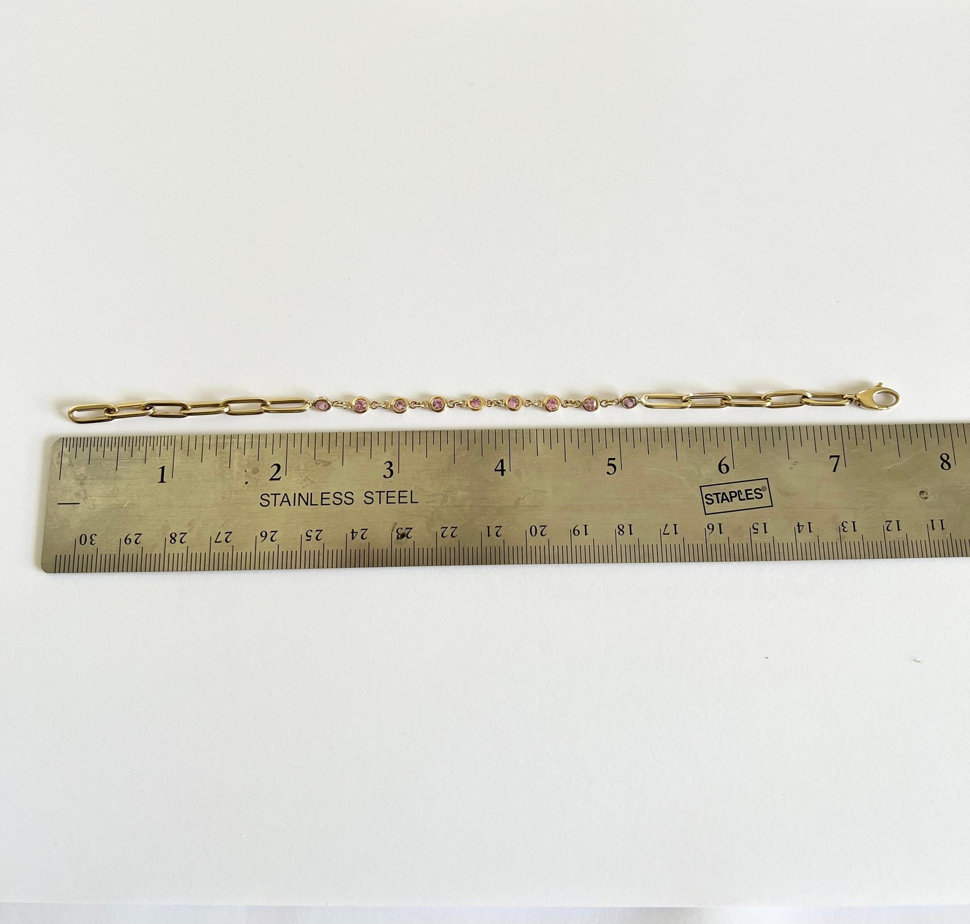 0.93 Carat Natural Pink Sapphire Paperclip Yellow Gold Bracelet