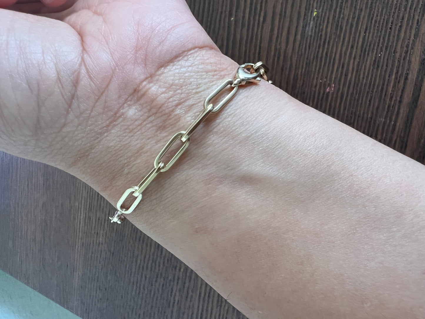 0.93 Carat Natural Pink Sapphire Paperclip Yellow Gold Bracelet