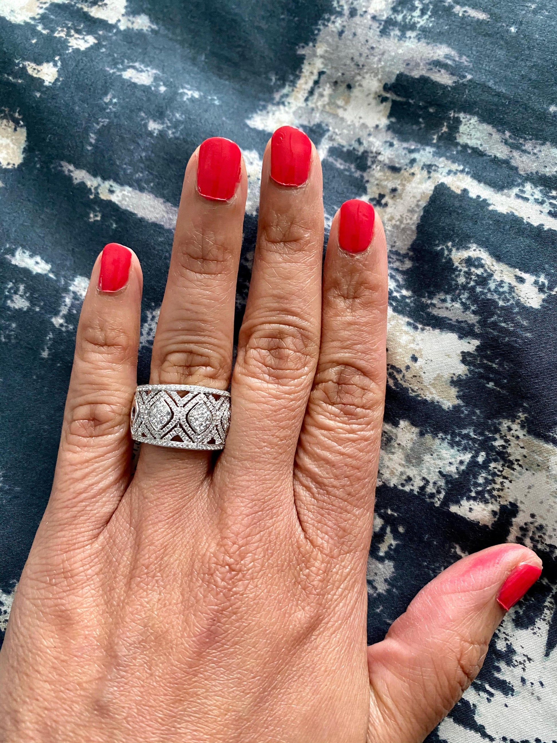 1.00 Carat Diamond 18 Karat White Gold Vintage Cocktail Band