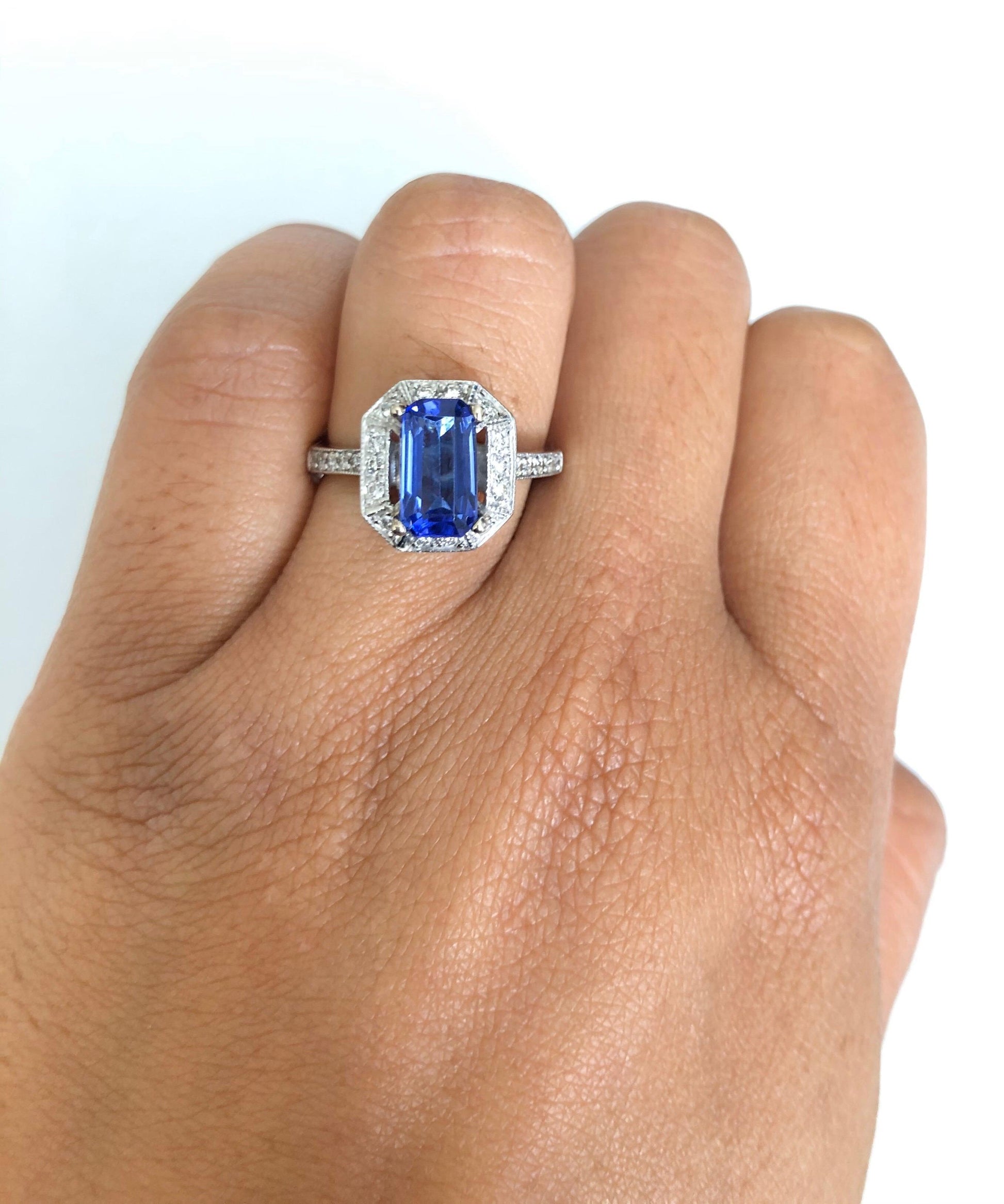 2.00 Carat Tanzanite Diamond 14 Karat White Gold Engagement Ring