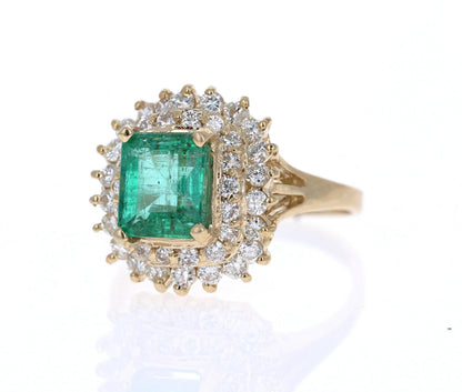 2.75 Carat Emerald Diamond 18 Karat Yellow Gold Cluster Ring