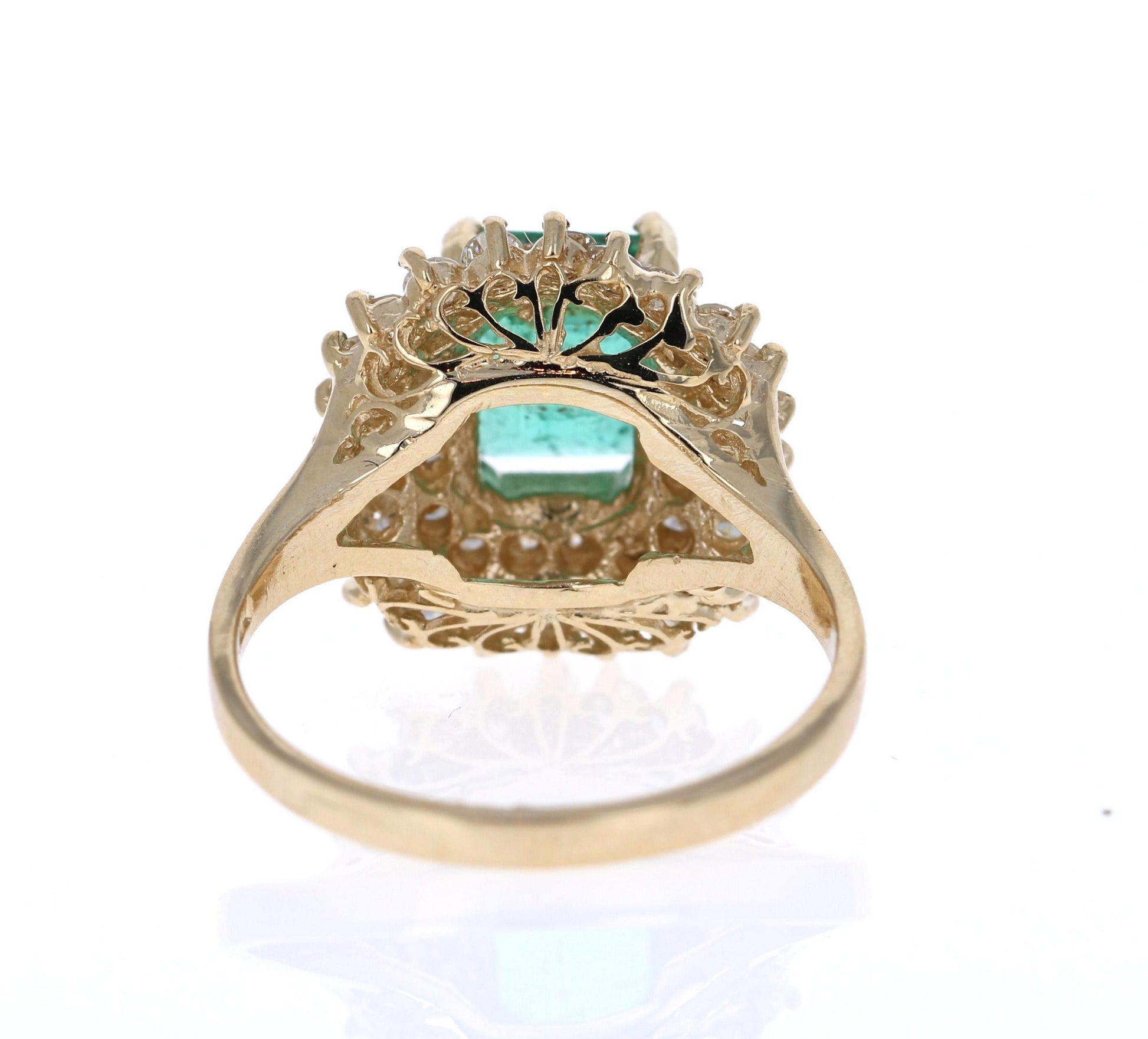 2.75 Carat Emerald Diamond 18 Karat Yellow Gold Cluster Ring