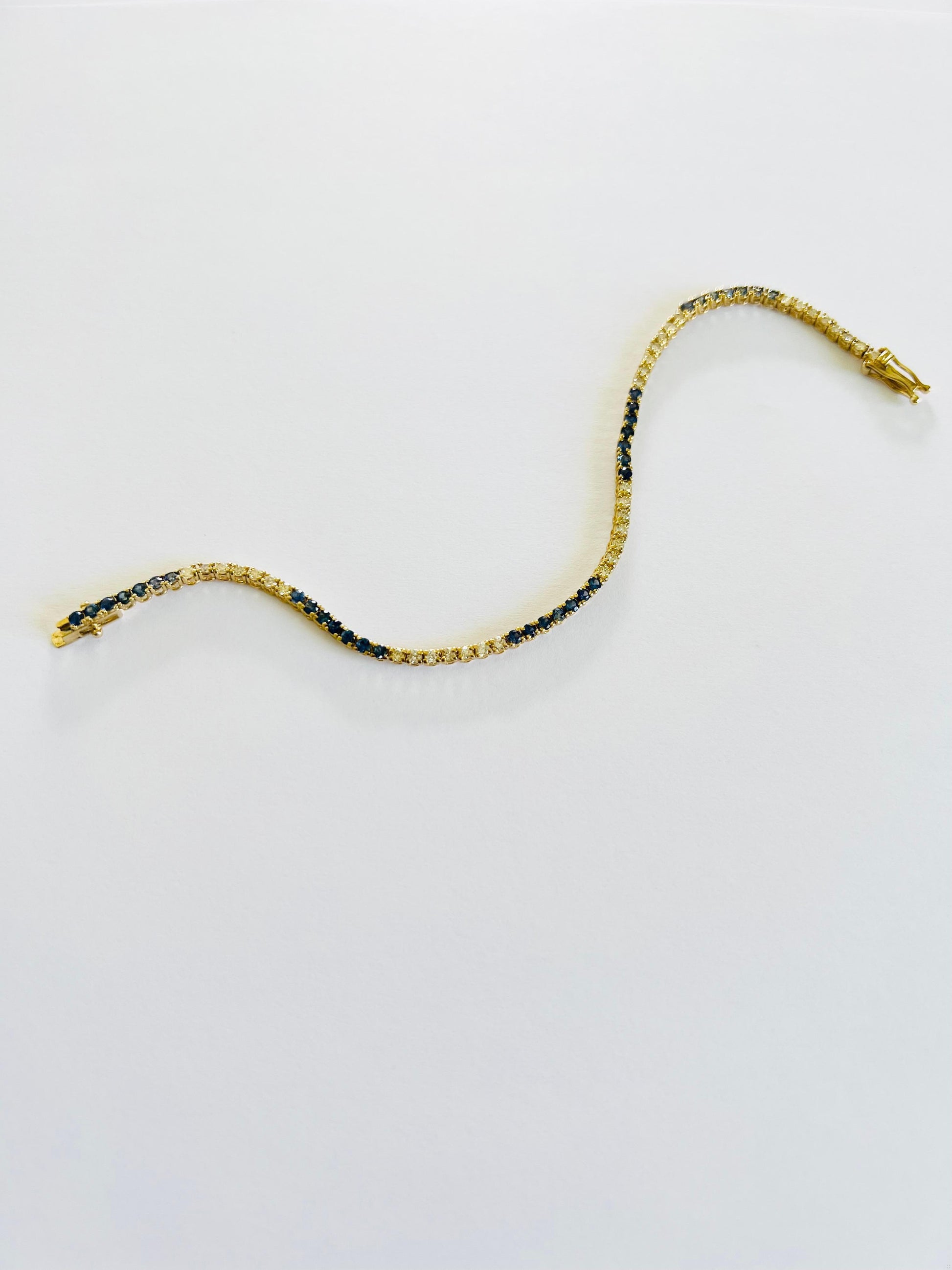 2.89 Carat Natural Blue Sapphire Diamond 14 Karat Yellow Gold Bracelet