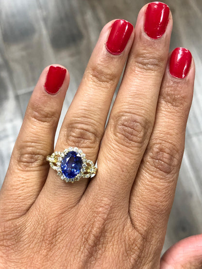 3.47 Carat Tanzanite Diamond 18 Karat Yellow Gold Ring